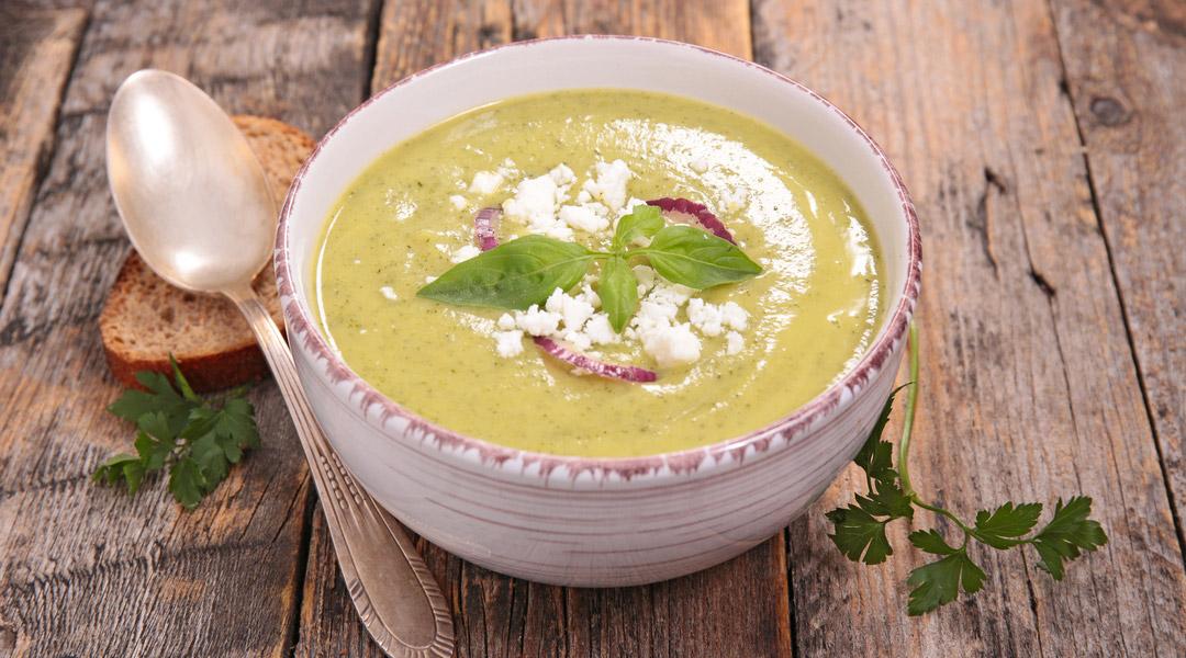 À table avant le ftour : velouté de courgettes au fromage ail et fines herbes