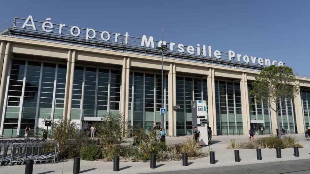 Incendie aux portes de Marseille : l’aéroport fermé, vols suspendus