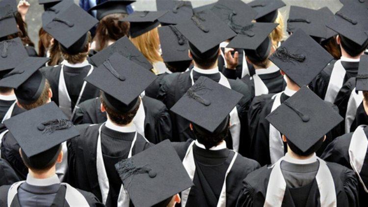 Fonction publique : les jeunes diplômés choisissent l’État plutôt que les multinationales