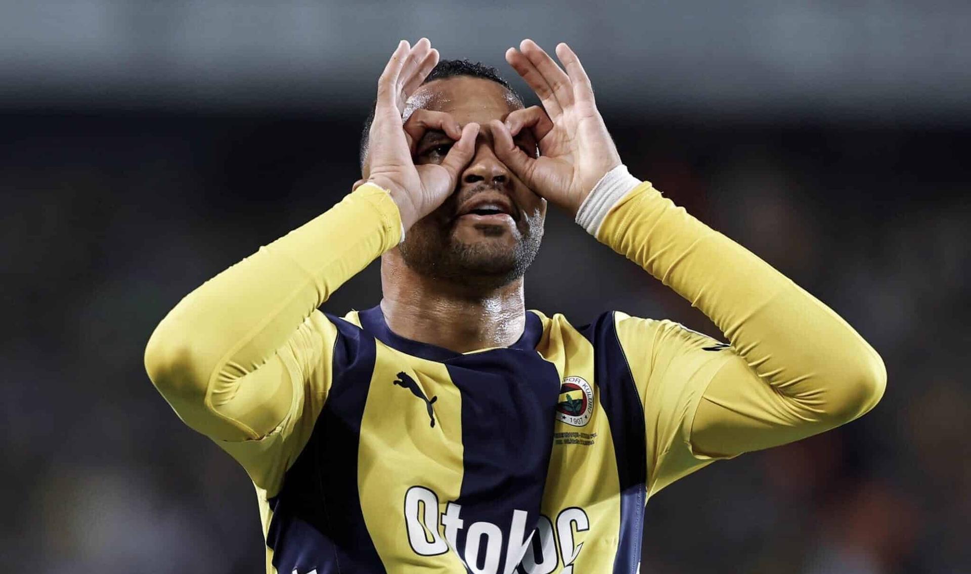 Youssef En-Nesyri : Fenerbahçe ferme la porte, Mourinho joue la carte de la confiance