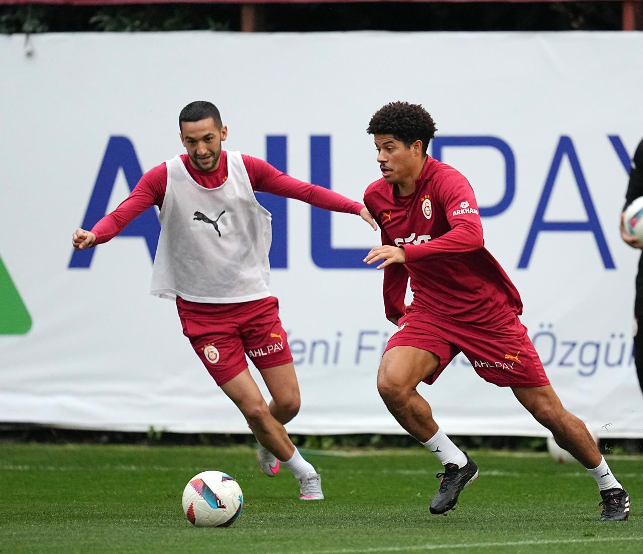 Hakim Ziyech fait son retour à l'entraînement avec Galatasaray après sa blessure