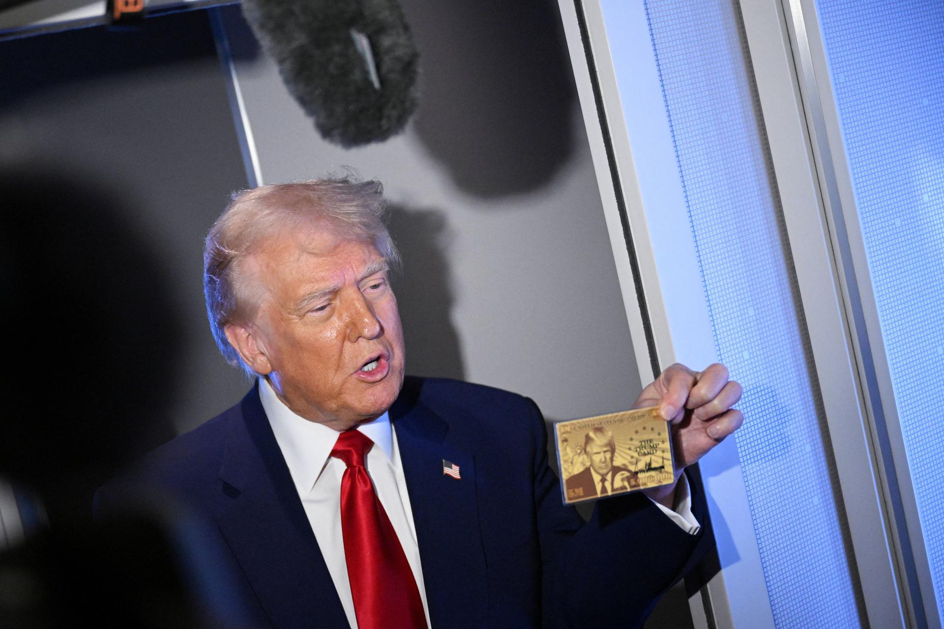 Trump lance la “Gold Card”, un visa pour les millionnaires à 5 millions de dollars