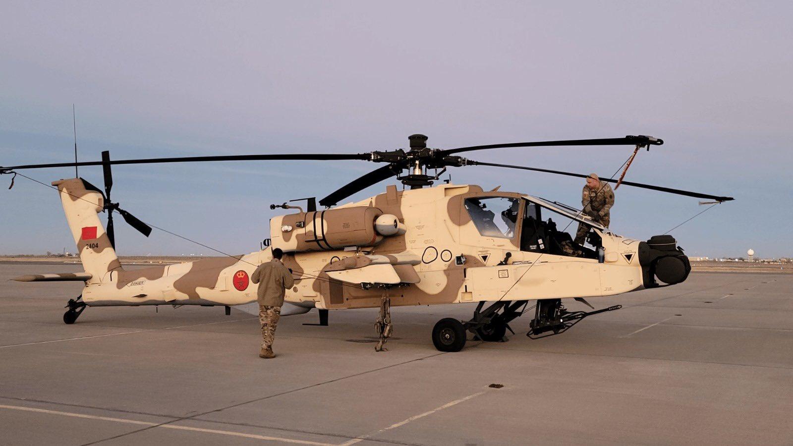 Les premiers hélicoptères Apache AH-64E débarquent à Tanger Med
