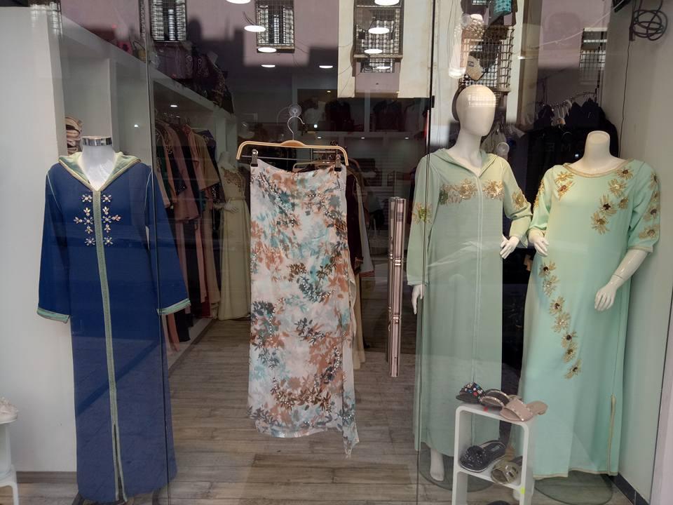 À Rabat, la djellaba fait le plein avant l’Aïd