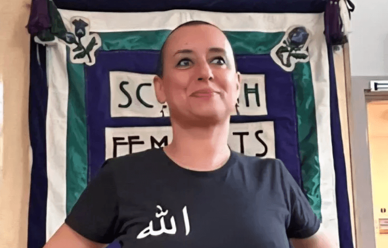 Procès d’Ibtissam Lachgar : la liberté provisoire refusée malgré l’urgence médicale