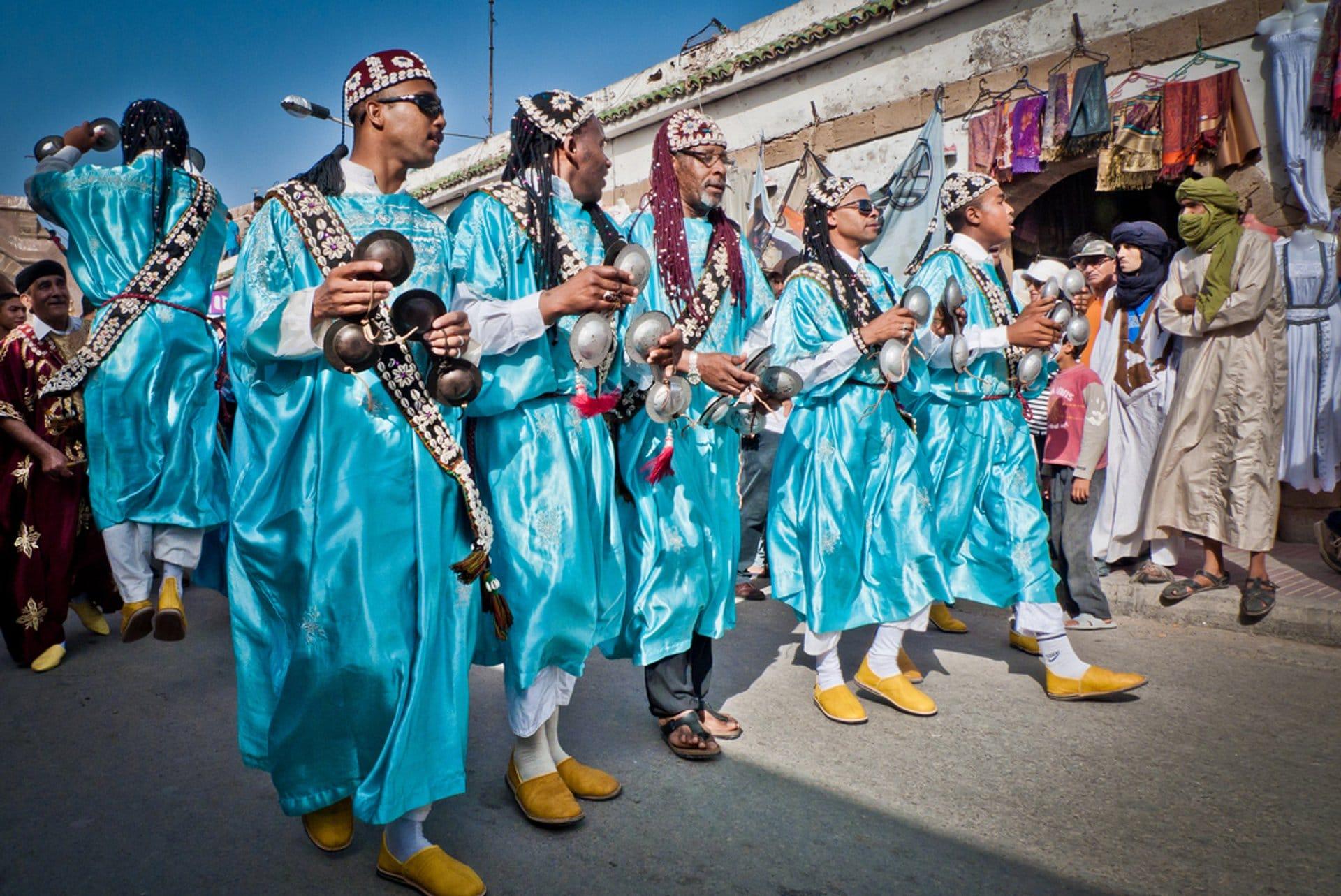 Gnaoua 2025 : Essaouira rouvre le bal avec un pont sonore entre l’Atlantique et les traditions