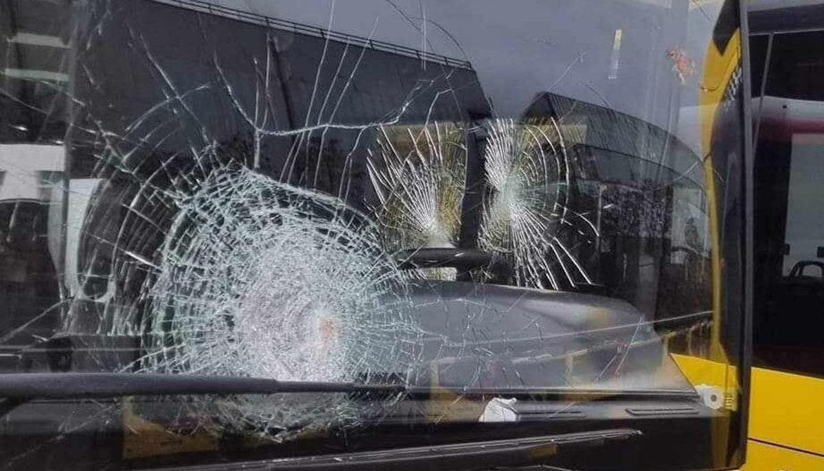 Casablanca : un bus finit sur le trottoir après une collision, huit blessés