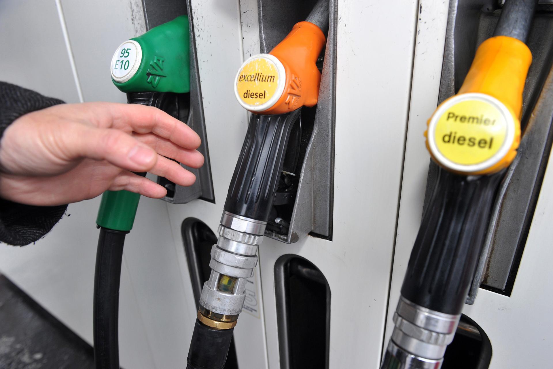 Carburants : des centimes en moins, mais la grogne persiste à la pompe