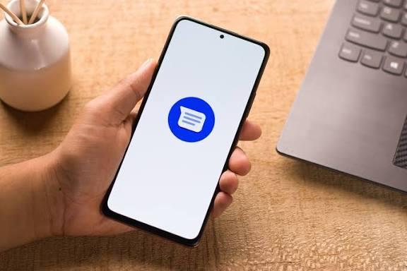 Google Messages : la sélection partielle de texte arrive enfin