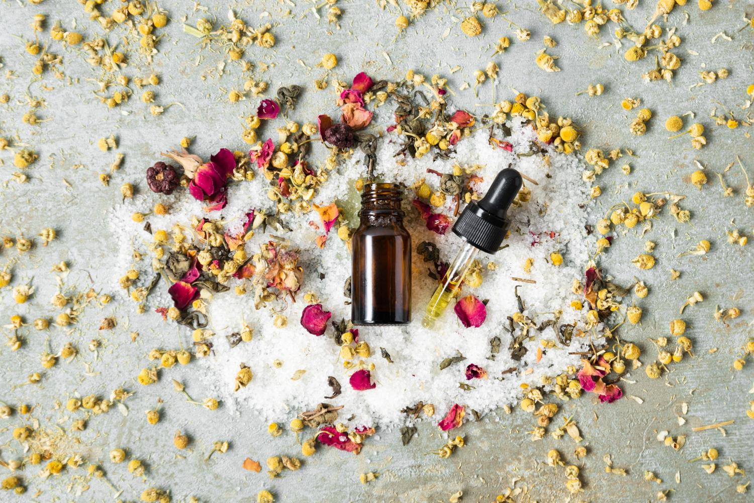Aromathérapie : les huiles essentielles à connaître pour se sentir mieux