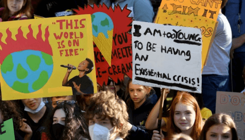 Climat : Des milliers d'Australiens sèchent les cours pour manifester
