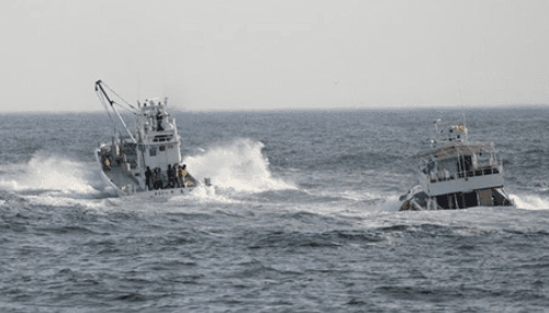 Naufrage au Japon: Le bateau touristique remonté du fond de la mer