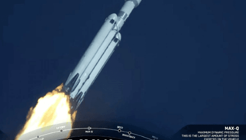 USA: SpaceX a fait décoller Falcon Heavy, la fusée la plus puissante du monde