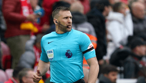 Premier League : Suspension d'un arbitre assistant après une altercation avec un joueur de Liverpool