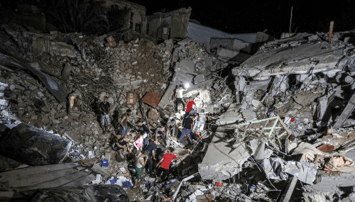 Frappée par une attaque aérienne Israélienne, la plus ancienne Église de Gaza en ruines