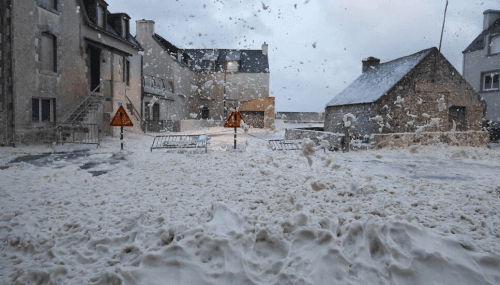 Tempête Ciaran : Deux morts et d'importantes perturbations en France et en Italie