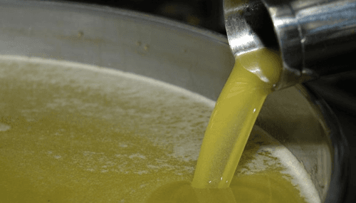 Flambée des prix de l’huile d’olive : La colère des consommateurs montre des signes de crise