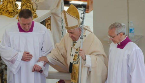 Vatican: Le pape proclame dix nouveaux saints