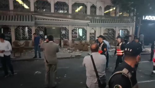 Casablanca: 3 morts dans l'effondrement du fronton métallique d'un café sur Abdelmoumen