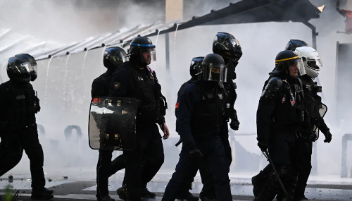 France: 3 policiers devant le conseil de discipline pour avoir menacé et humilié des manifestants